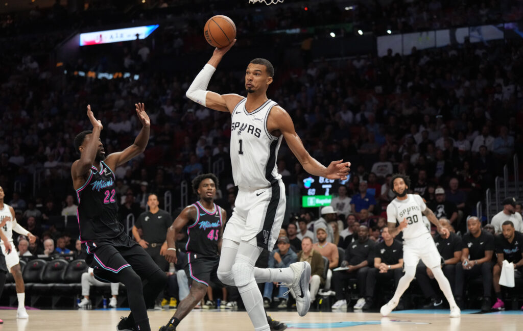 Highlights: Spurs incinerate all the stats in win over the Heat