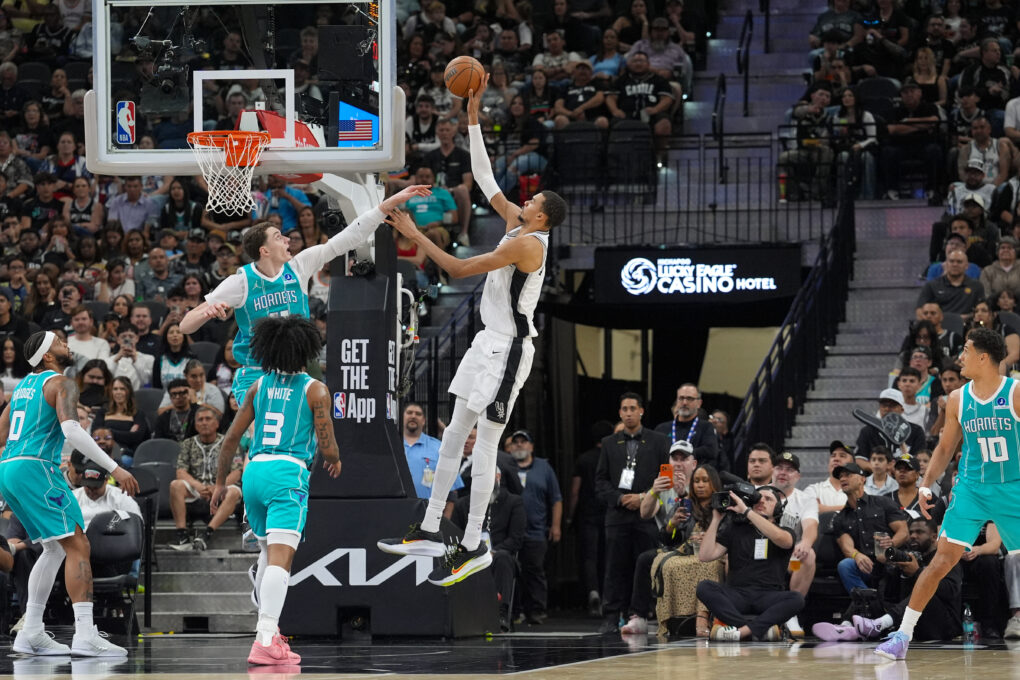 Highlights: Victor Wembanyama drops 32 and flirts with triple-double in win over Hornets