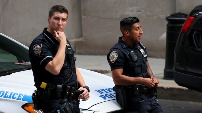 Iconic sports venue Madison Square Garden to host NYPD, staff at private concert amid 'Thank You' effort