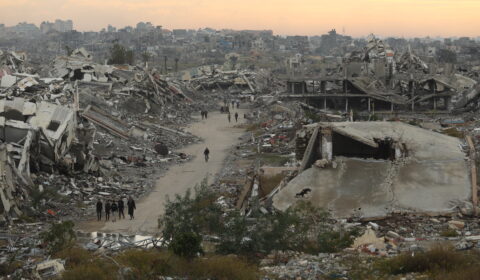 Israel Destroyed Gaza’s Roads and Transit. Now, We Walk Everywhere.