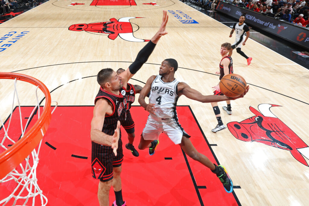 It’s time for Basketball: San Antonio Spurs vs Chicago Bulls