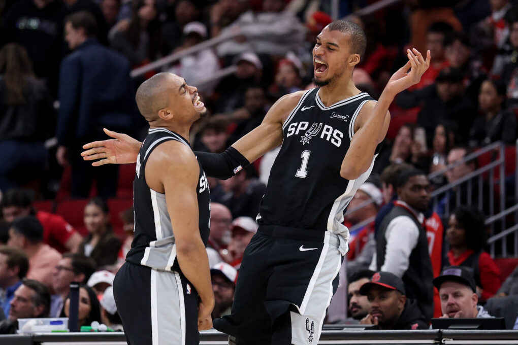 It’s time for Basketball: San Antonio Spurs vs Houston Rockets