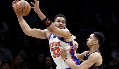 Karl-Anthony Towns listens to recovering father’s advice and suits up for win