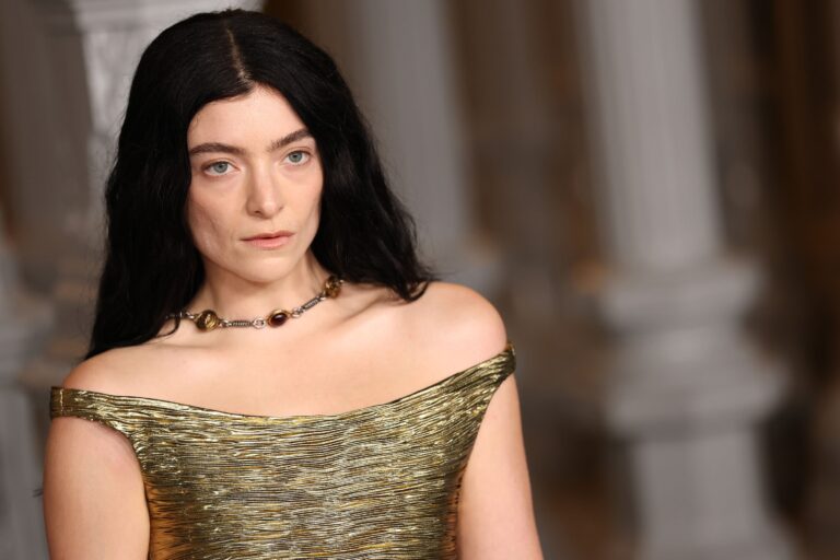 Lorde Leaves Universal Music Group