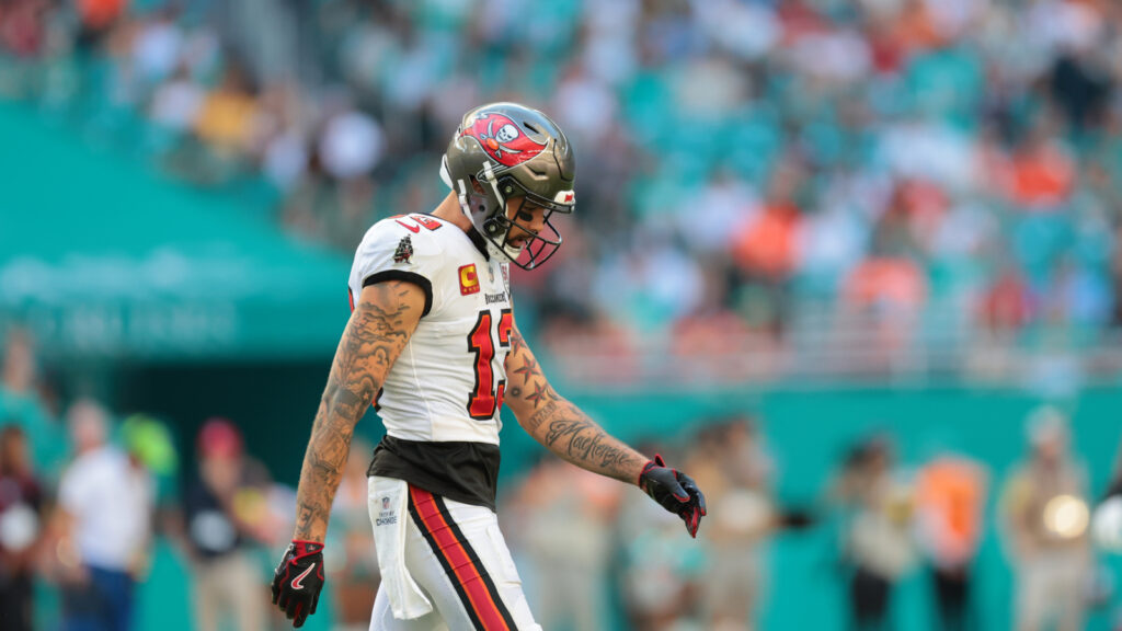 Mike Evans reveals he was considering 1 AFC contender