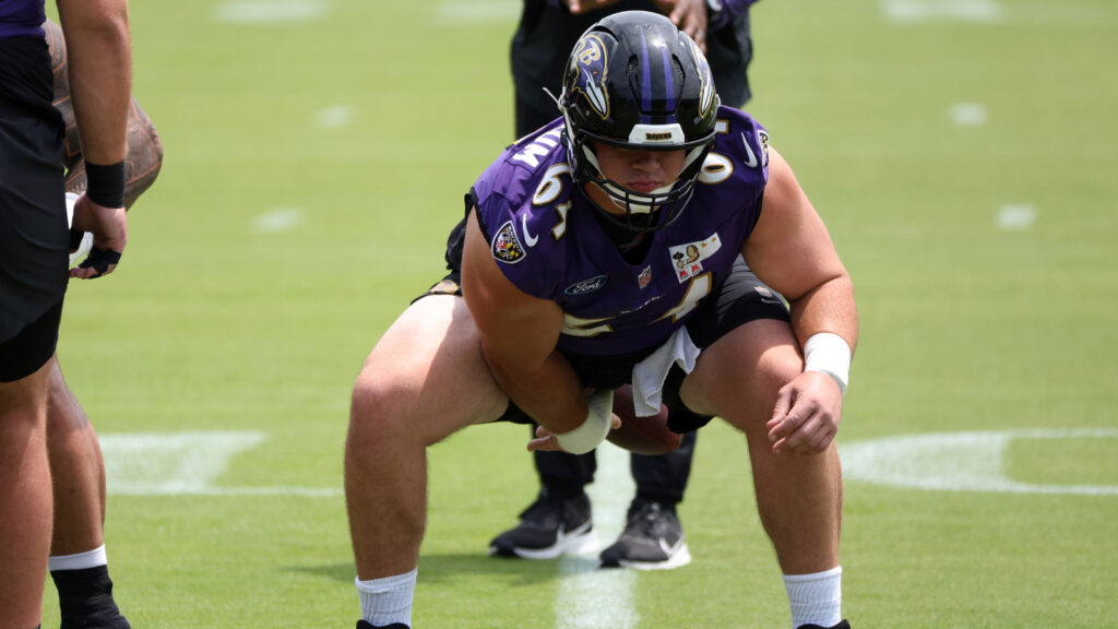 Raiders sign Tyler Linderbaum, add Jalen Nailor in free agency