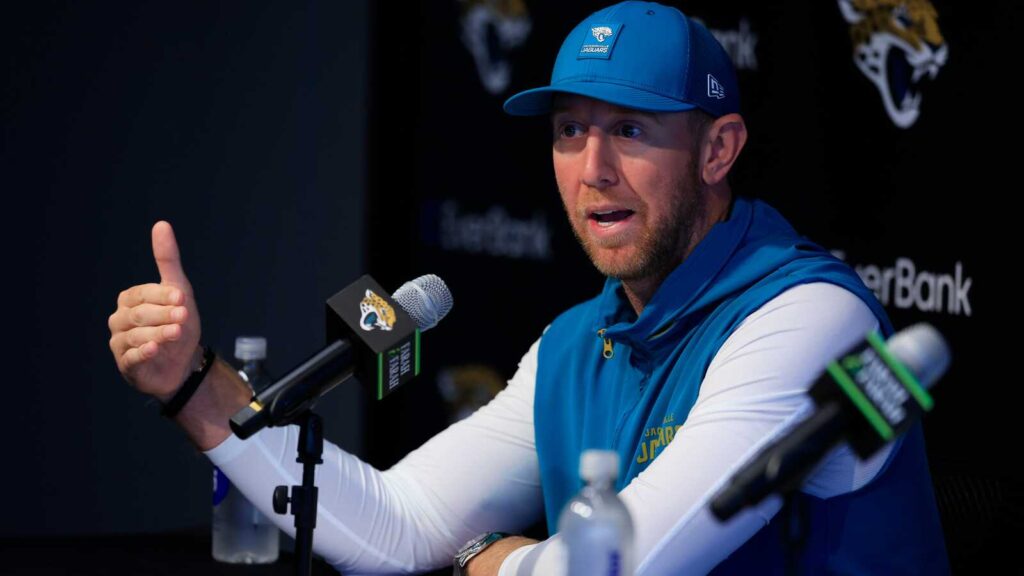 Report: Chris Rodriguez signs with Jacksonville Jaguars, reunites with Liam Coen