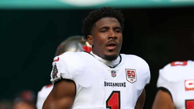 Report: Commanders signing RB Rachaad White to 1-year deal