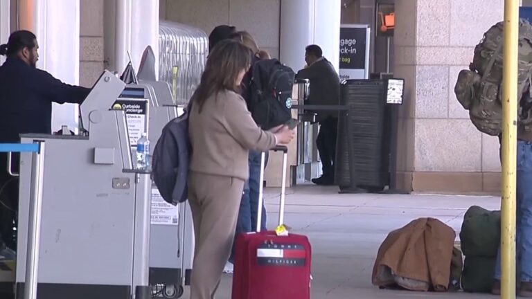 San Antonio International Airport curbside lanes to close as airport begins construction