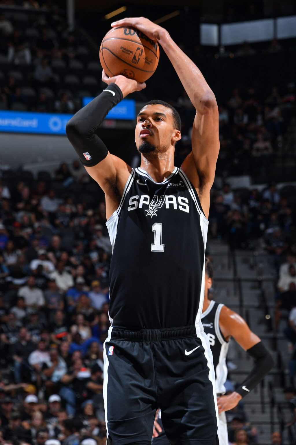 San Antonio vs. Detroit, Final Score: Spurs stay a step ahead of Pistons all night, 121-106