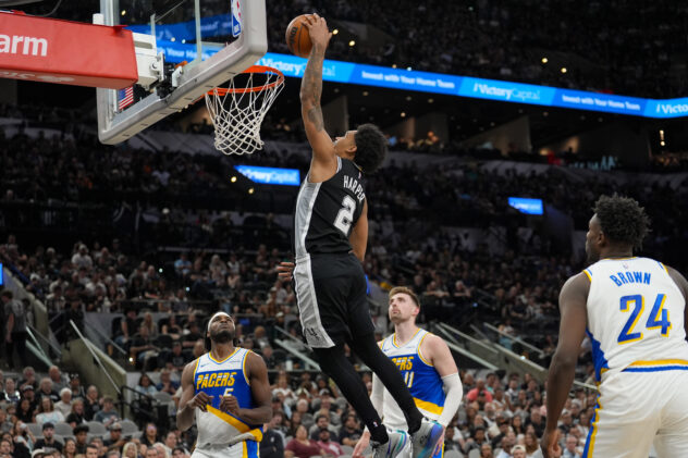 Shorthanded Spurs take care of business against bottom-dwelling Pacers