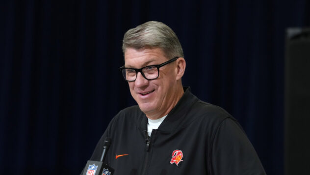 Should Bucs Move Back From No. 15 In 2026 NFL Draft?