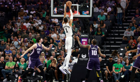 Spurs blow out Kings to cap off mini road trip