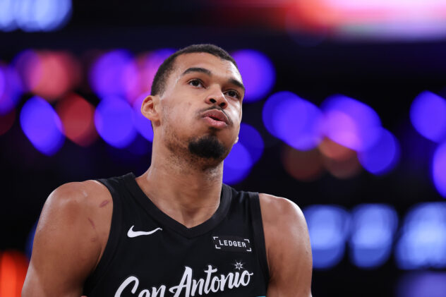 Spurs Can’t Find Their Footing in 114-89 loss at Madison Square Garden