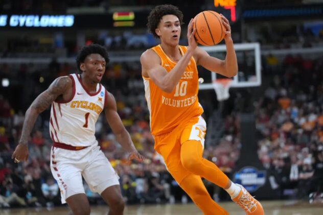 Tennessee rips Iowa State to reach Elite Eight for third straight time