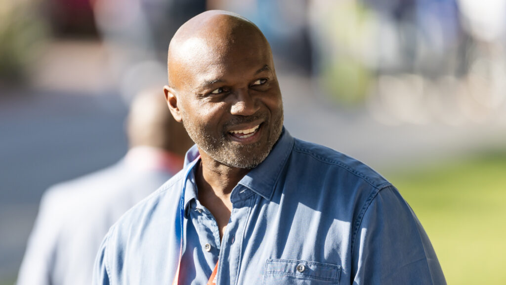 Todd Bowles Raves About New Bucs ILBs Alex Anzalone, Christian Rozeboom