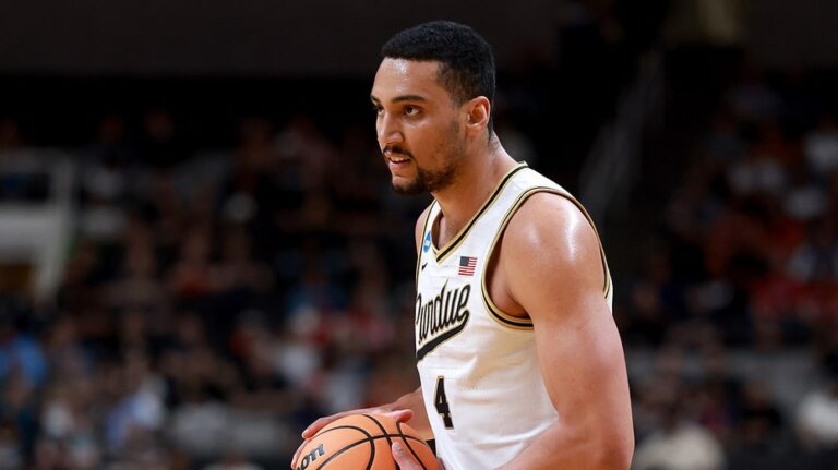 Trey Kaufman-Renn's controversial tip-in gives Boilermakers spot in Elite Eight, ends Texas' Cinderella story