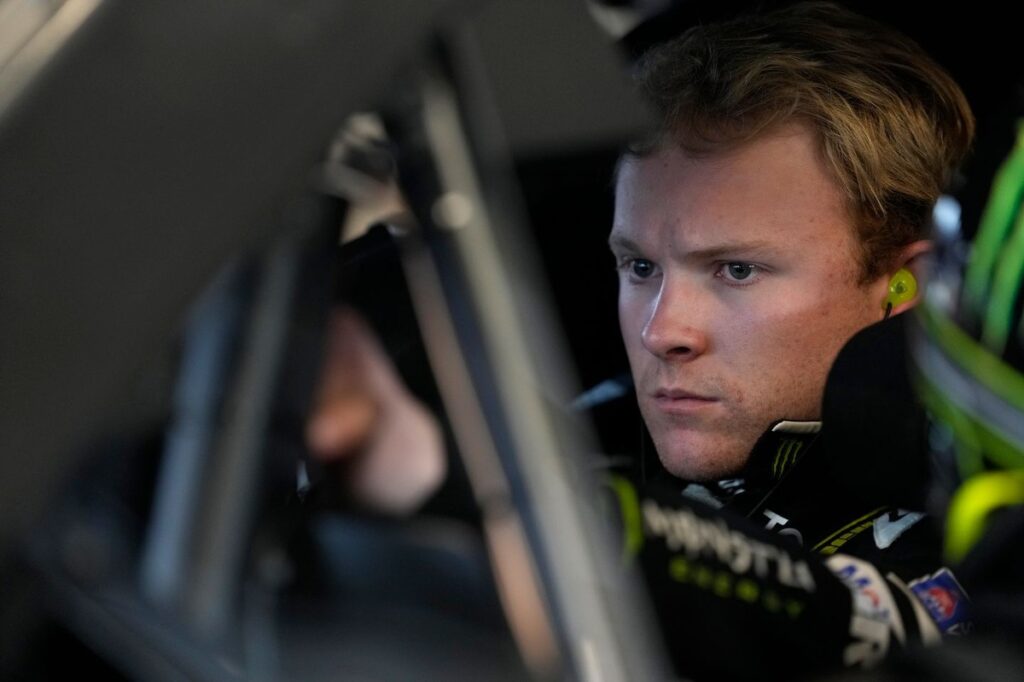Ty Gibbs uninjured in airborne sprint car crash, flipping into the fence