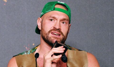 Tyson Fury says former heavyweight champion should’ve retired years ago: “You’re finished”