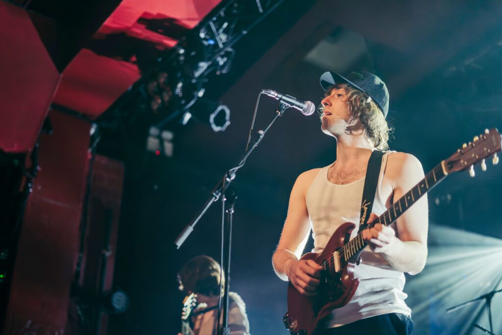 Watch Geese Cover the Stone Roses in Manchester