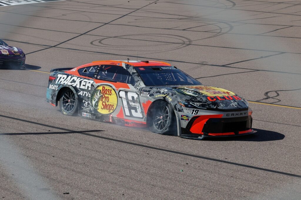 Winners and losers from a caution-filled NASCAR Cup race at Phoenix