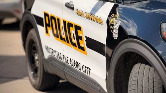 1 hospitalized, 1 in custody after downtown stabbing, San Antonio police say