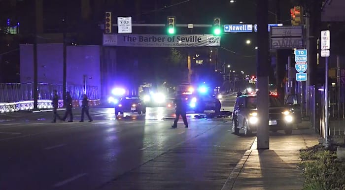 2 suffer life-threatening injuries after motorcycle crash near downtown, SAPD says