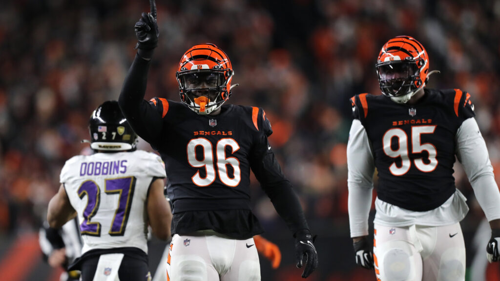 49ers Sign DE Cameron Sample