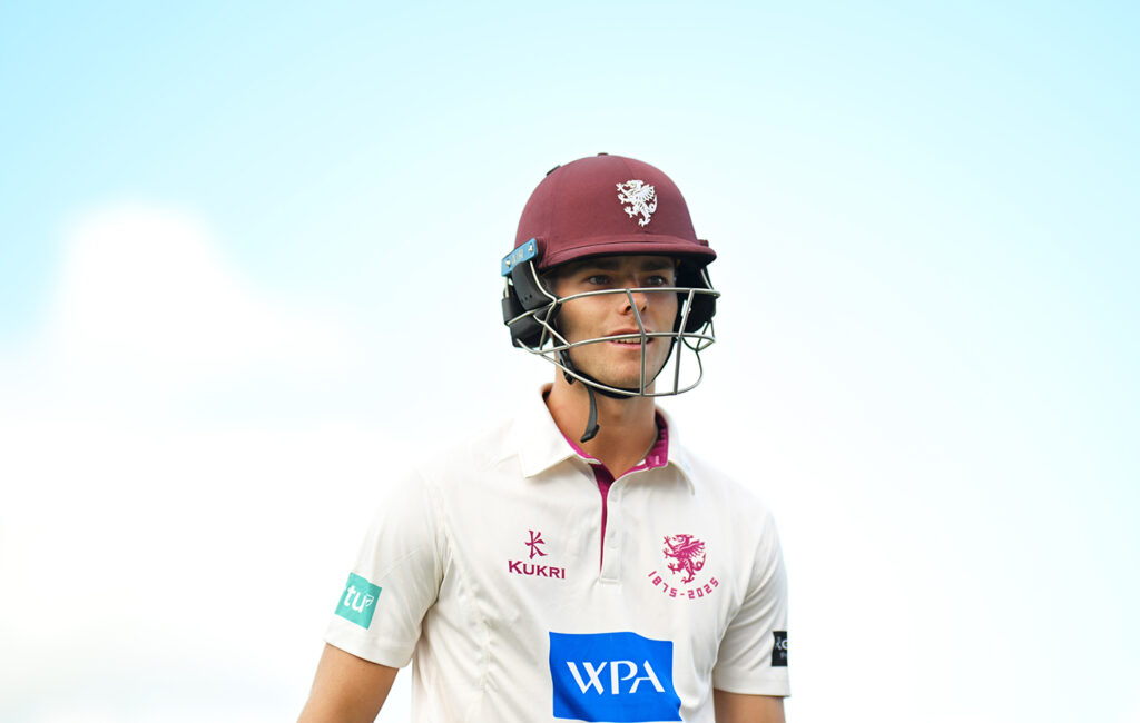 Allround Overton condemns Essex to ten-wicket thumping