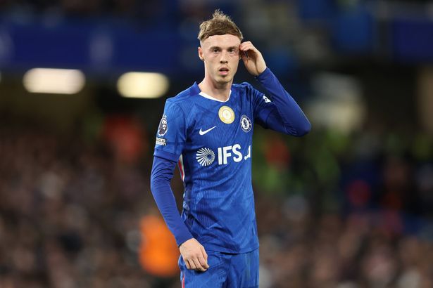 Cole Palmer backed to complete Man Utd transfer as worried Chelsea watch on