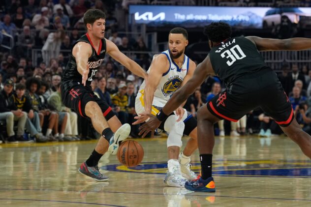 Curry nearly leads Warriors to shocking comeback against Rockets in return