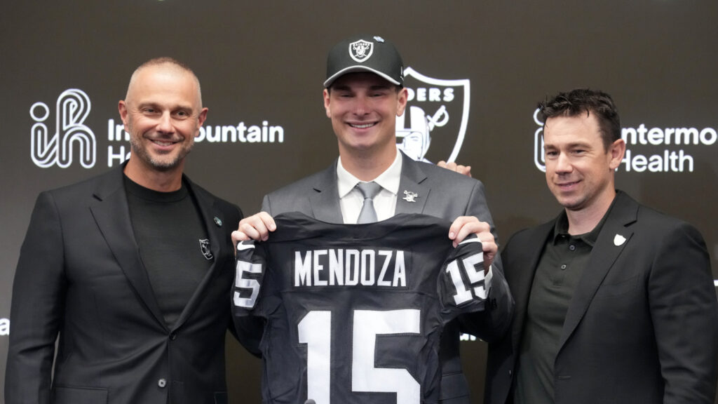 Fernando Mendoza got approval from Raiders legend to wear No. 15