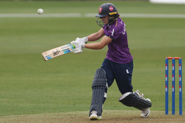Grewcock grows in confidence to seal opening Essex win