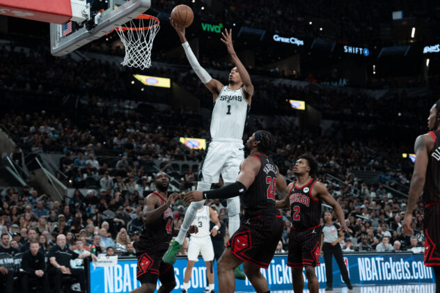 Highlights: Victor Wembanyama explodes for season-high 41 points in win over Bulls