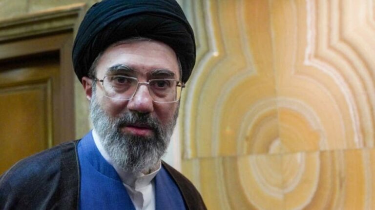 Iran in crisis as US talks collapse, Mojtaba’s ‘mafia’ regime blocks Khamenei burial: analyst