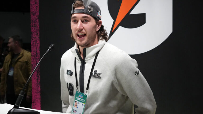 Jaguars Offer $5.5M To Poach Seahawks’ Super Bowl WR—He Admits He Never Wanted To Leave