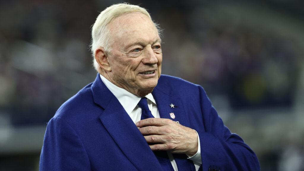 Jerry Jones is directly involved in the negotiations between the NFL and the referees