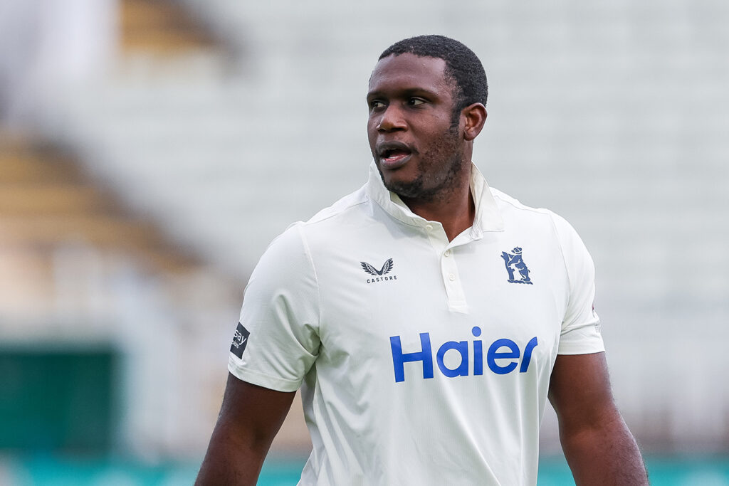 Keith Barker marks Warwickshire return with match-winning haul
