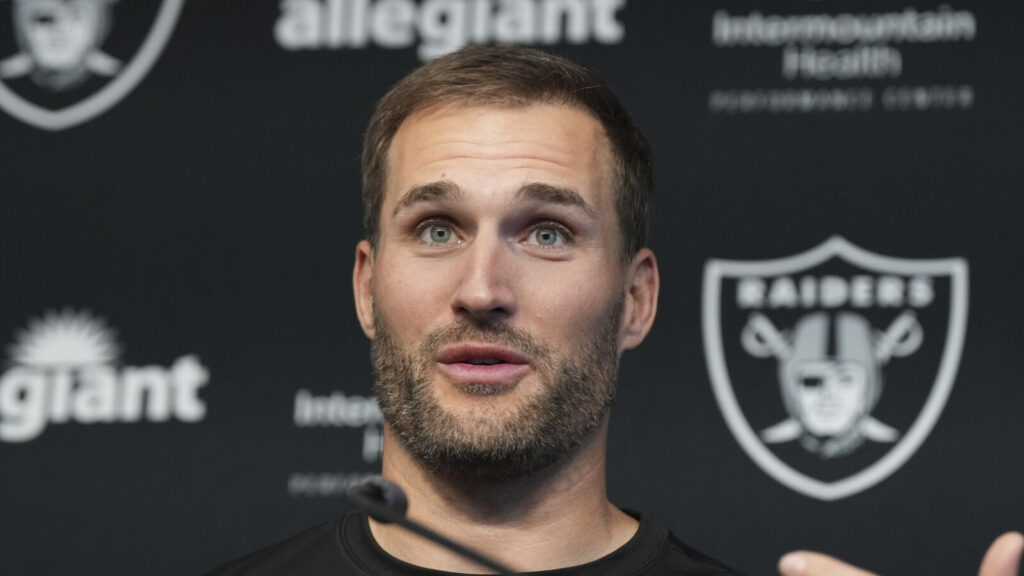 Kirk Cousins explains how the Raiders should handle who starts at QB 