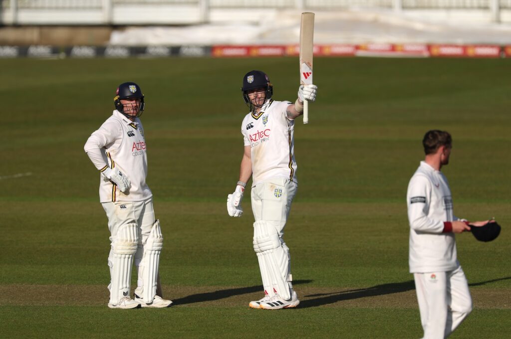 Lancashire in the ascendancy despite Matthew Potts' dogged fifty