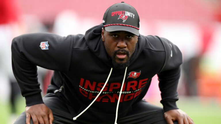 Lavonte David Reveals Baker Mayfield Played With ‘A Lot Of Injuries’ In 2025