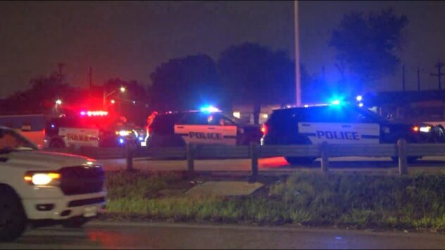 Man fatally hit by 18-wheeler along Interstate 35, police say