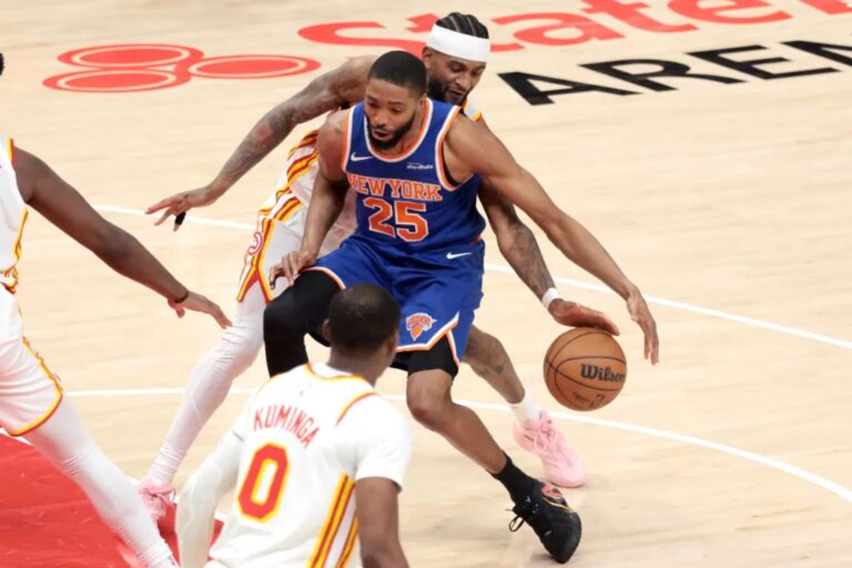 Mike Brown sticks with starting Mikal Bridges but benches him down stretch again