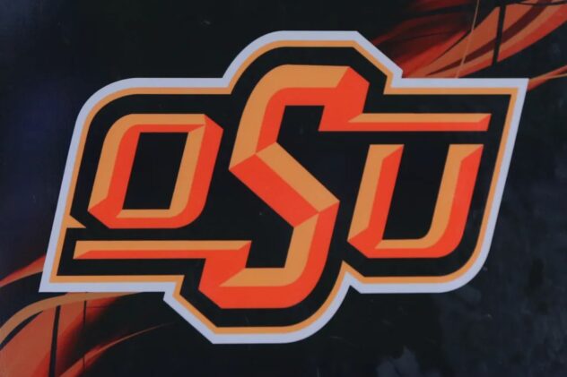 Oklahoma State softball team bus hits, kills pedestrian who was running on highway: report