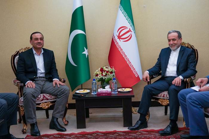 Pakistani delegation arrives in Tehran in move to ease tensions and arrange more US-Iran talks