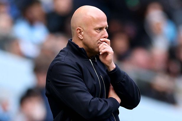 Peter Crouch criticizes Arne Slot as Liverpool crisis 'needs to be addressed'