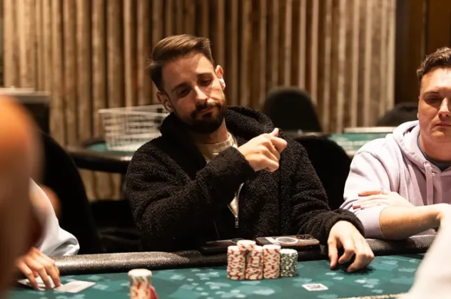 Poker Player Tanks for 15+ Minutes for $292 Pay Jump at Aussie Millions