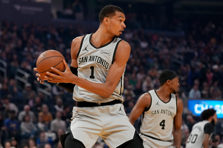 San Antonio vs Golden State, Final Score: Spurs hold off short-handed Warriors 127-113