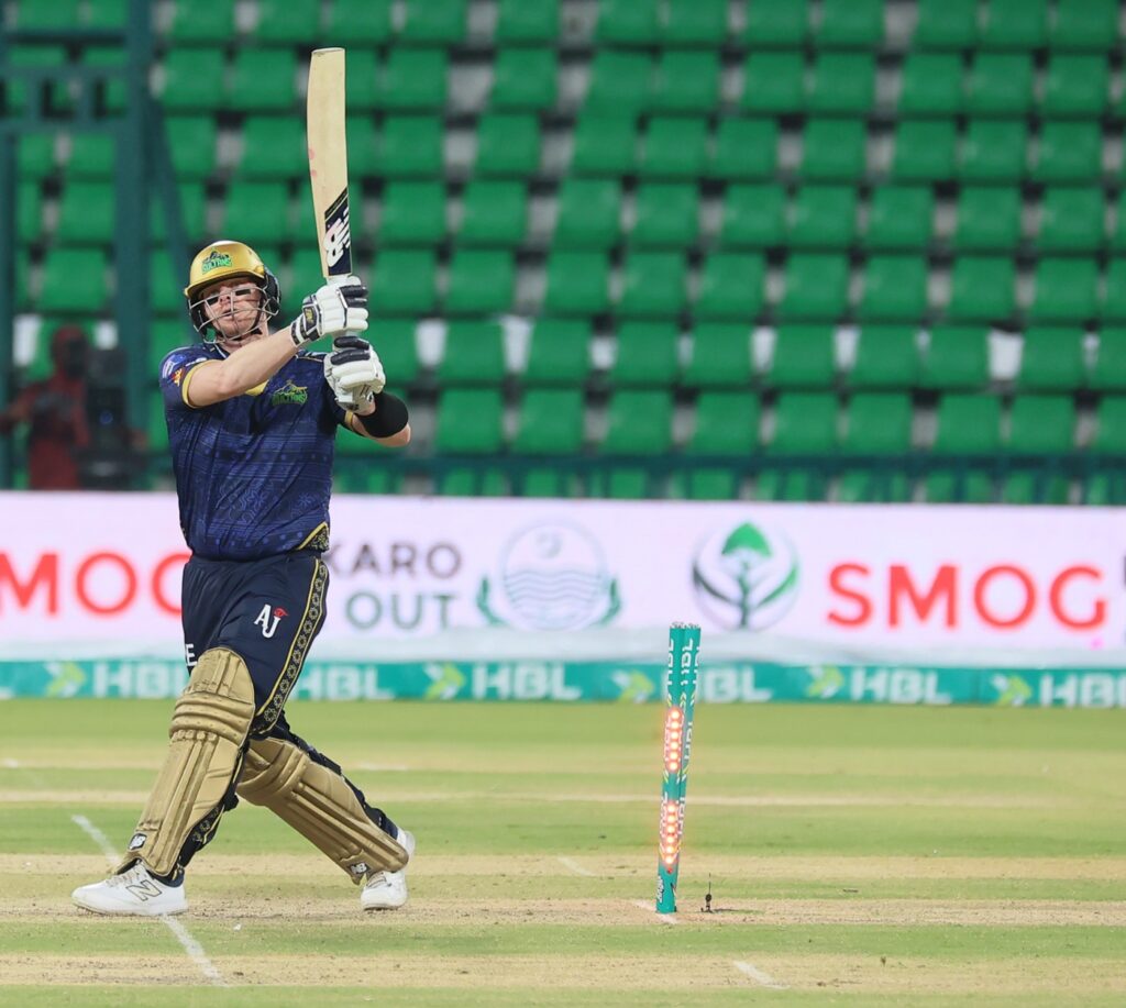 Smith, Turner take Sultans to doorstep of qualification
