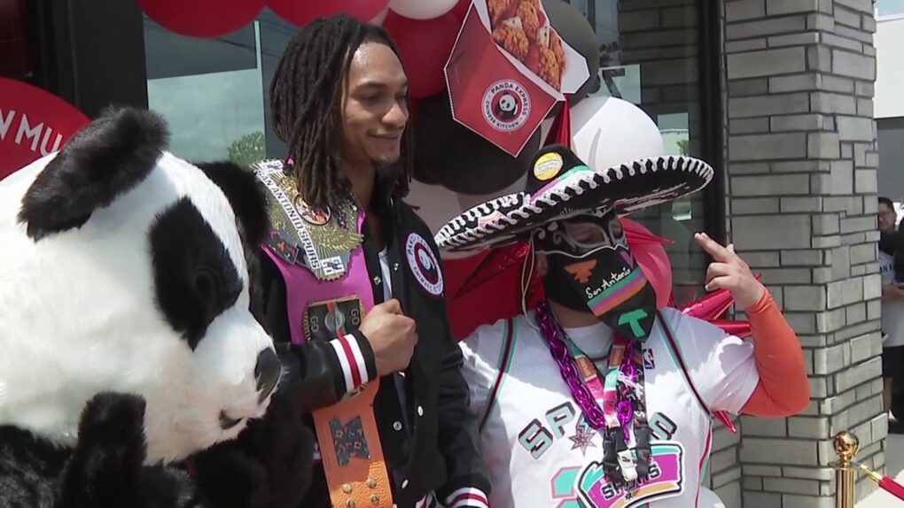 Spurs guard Devin Vassell serves up heat at Panda Express meet-and-greet ahead of playoffs